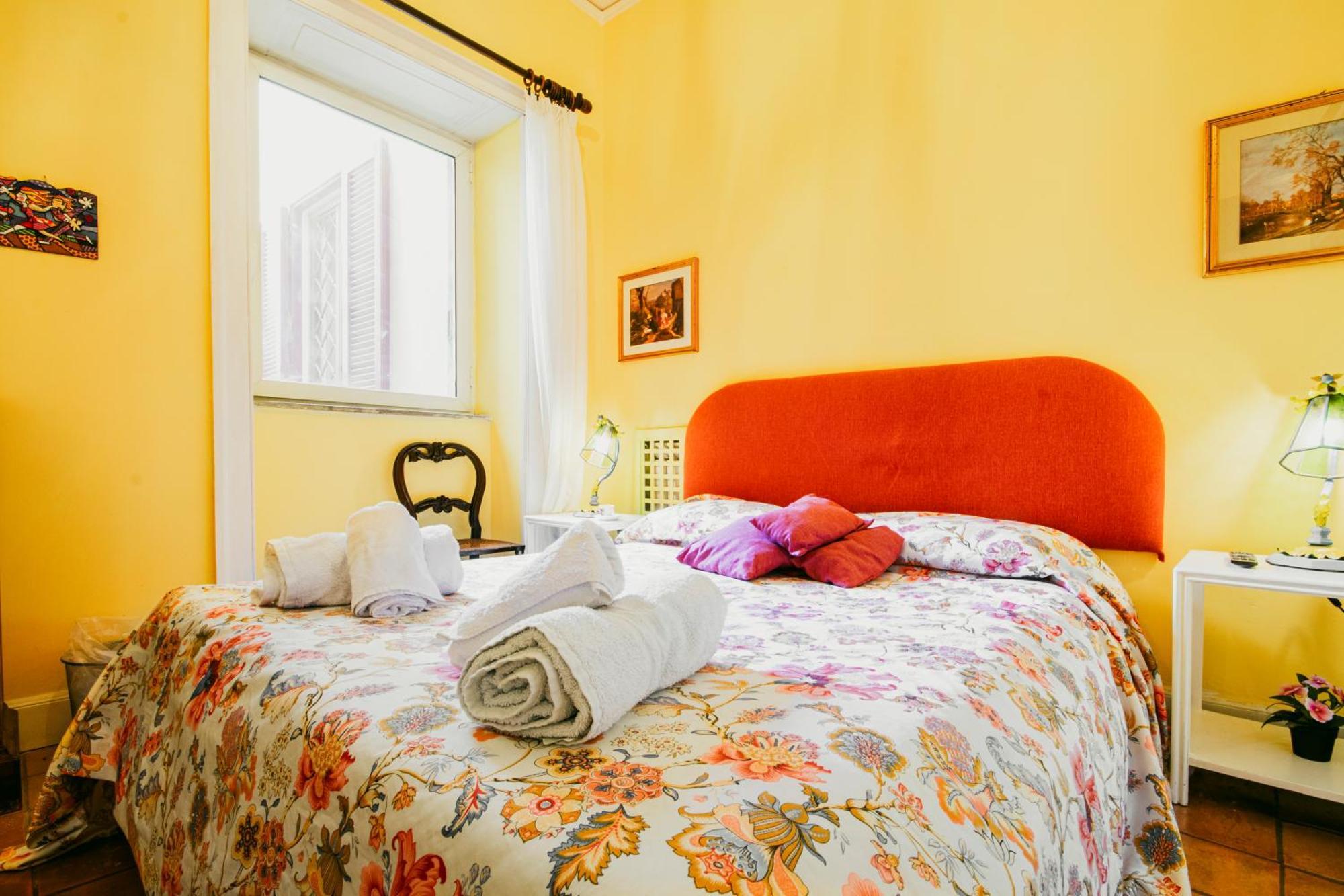 Ma Maison Shared In Chiaia 1